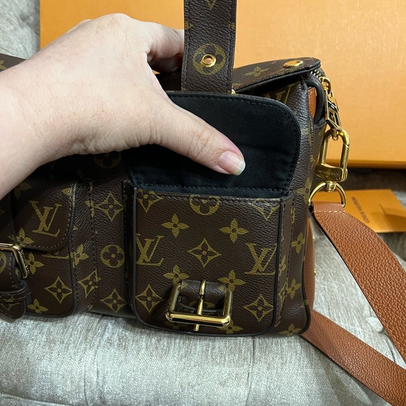 Louis Vuitton Tote MNG in Monogram Caramel with Matching Wallet Bundle - Picture 5 of 16